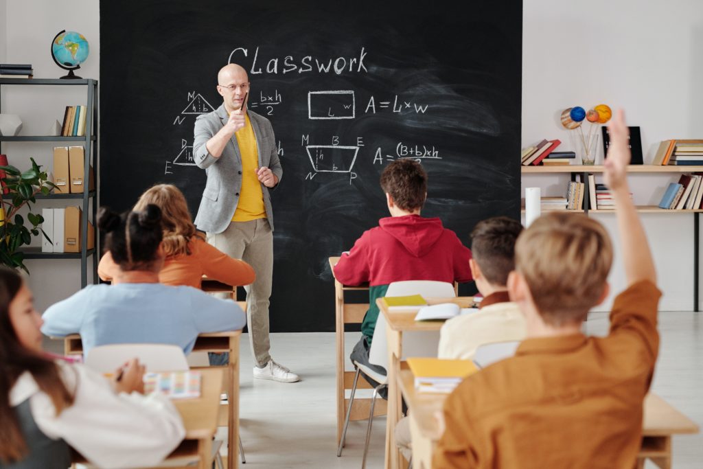 Top 5 Easy Ways for Teachers to engage Students in learning Top 5 Easy Ways for Teachers to engage Students in learning